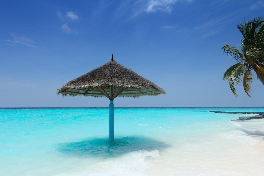 TOP 4 MALDVIES LUXURY DESTINATIONS Image