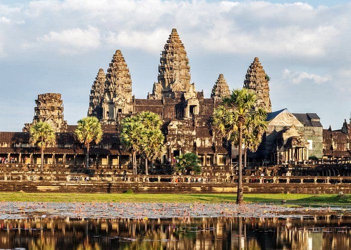 TOP 6 CHEAP LUXURY VACATIONS. Image