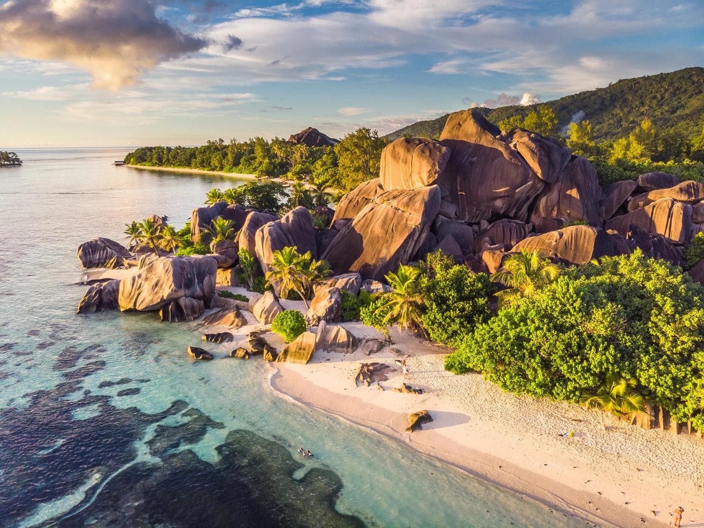 Top 10 Best Resorts In Seychelles Image