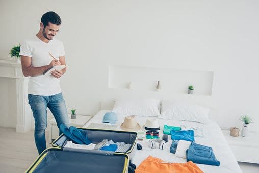 PACKING LIST FOR A TRIP TO CANADA. Image