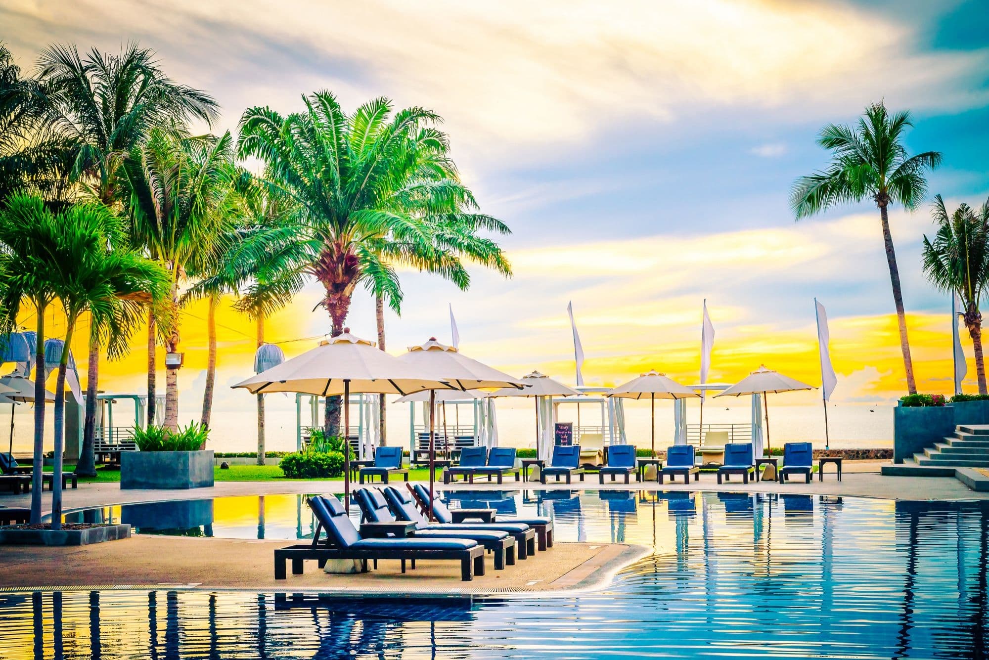 Cheap Luxury Beach Vacations Image