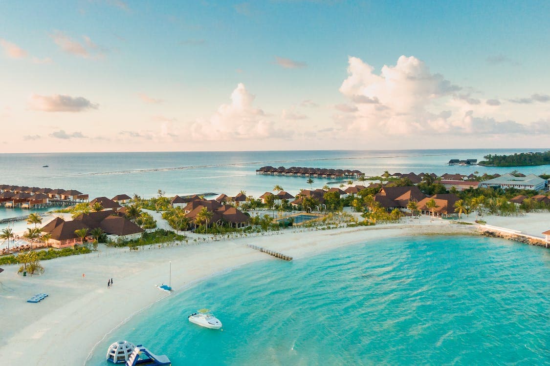 LUXURY DESTINATIONS IN THE MALDIVES Image
